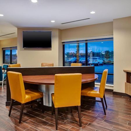Towneplace Suites By Marriott Detroit Belleville Esterno foto