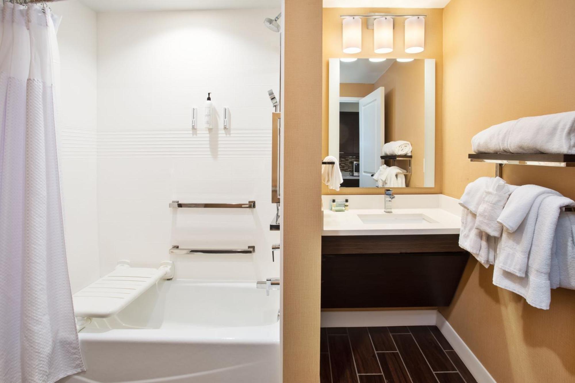 Towneplace Suites By Marriott Detroit Belleville Esterno foto