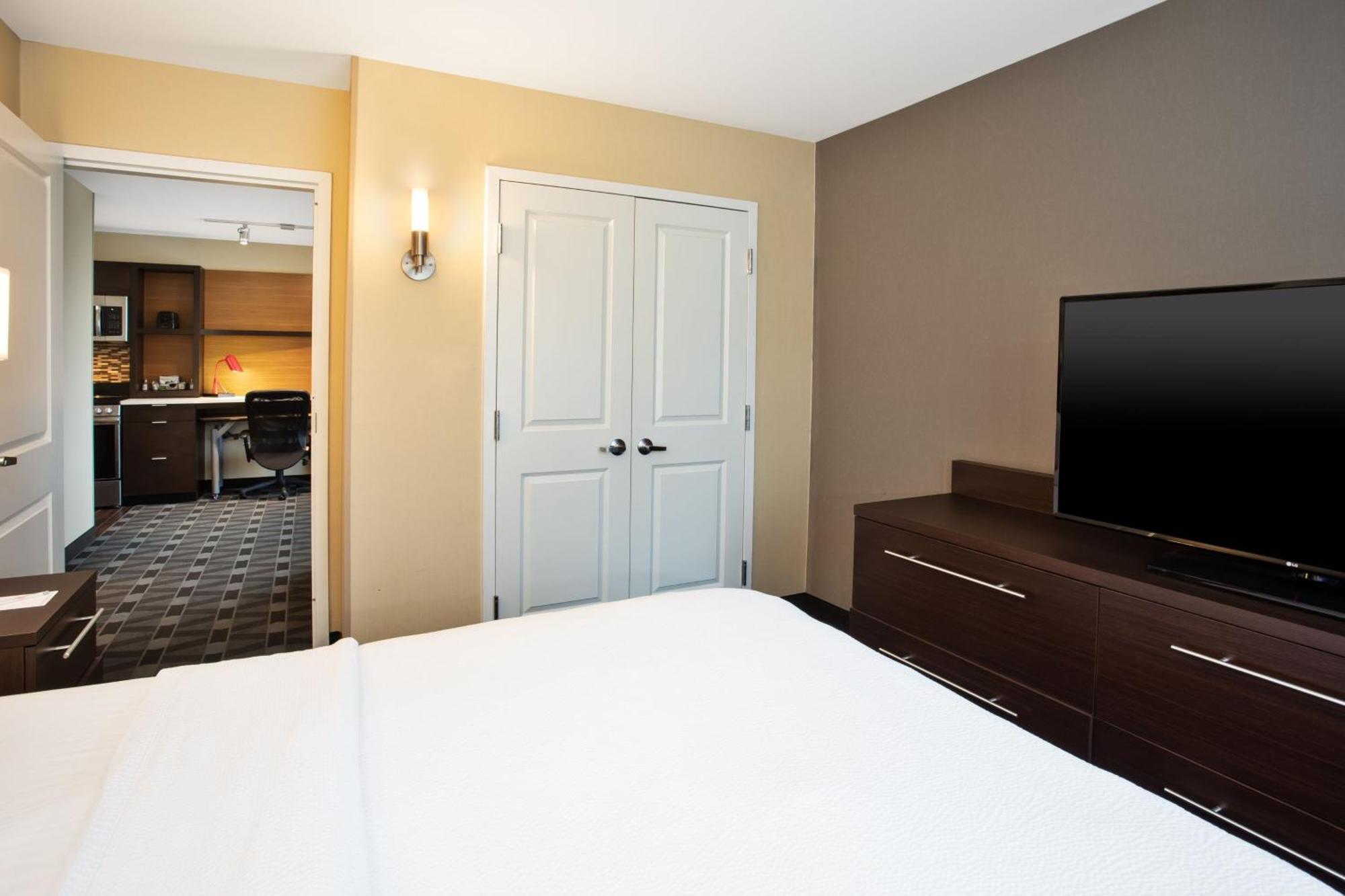 Towneplace Suites By Marriott Detroit Belleville Esterno foto