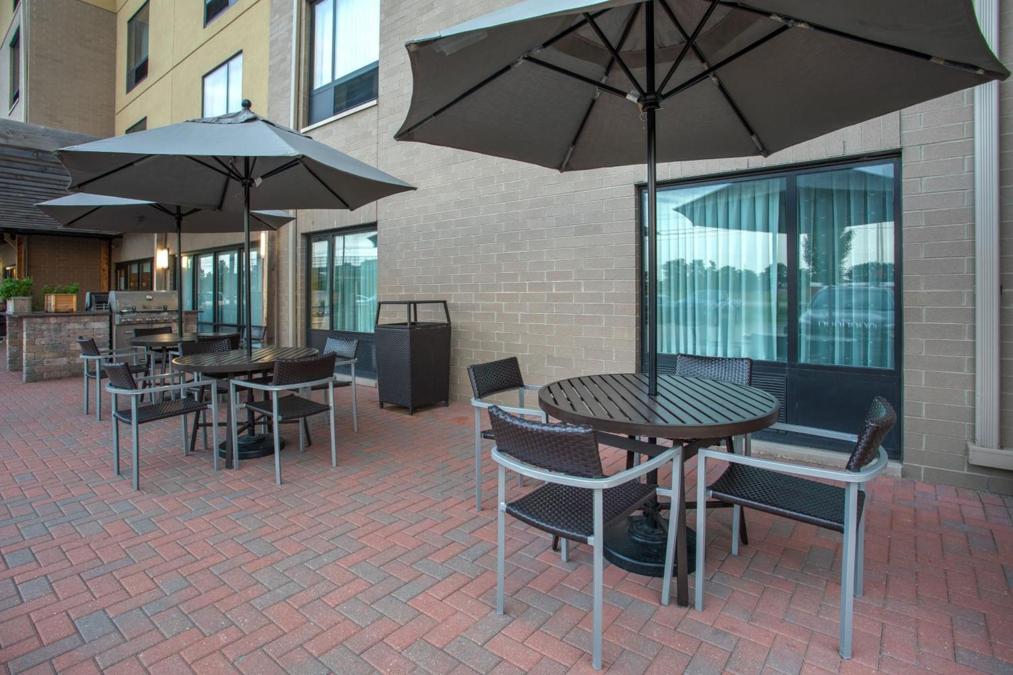 Towneplace Suites By Marriott Detroit Belleville Esterno foto
