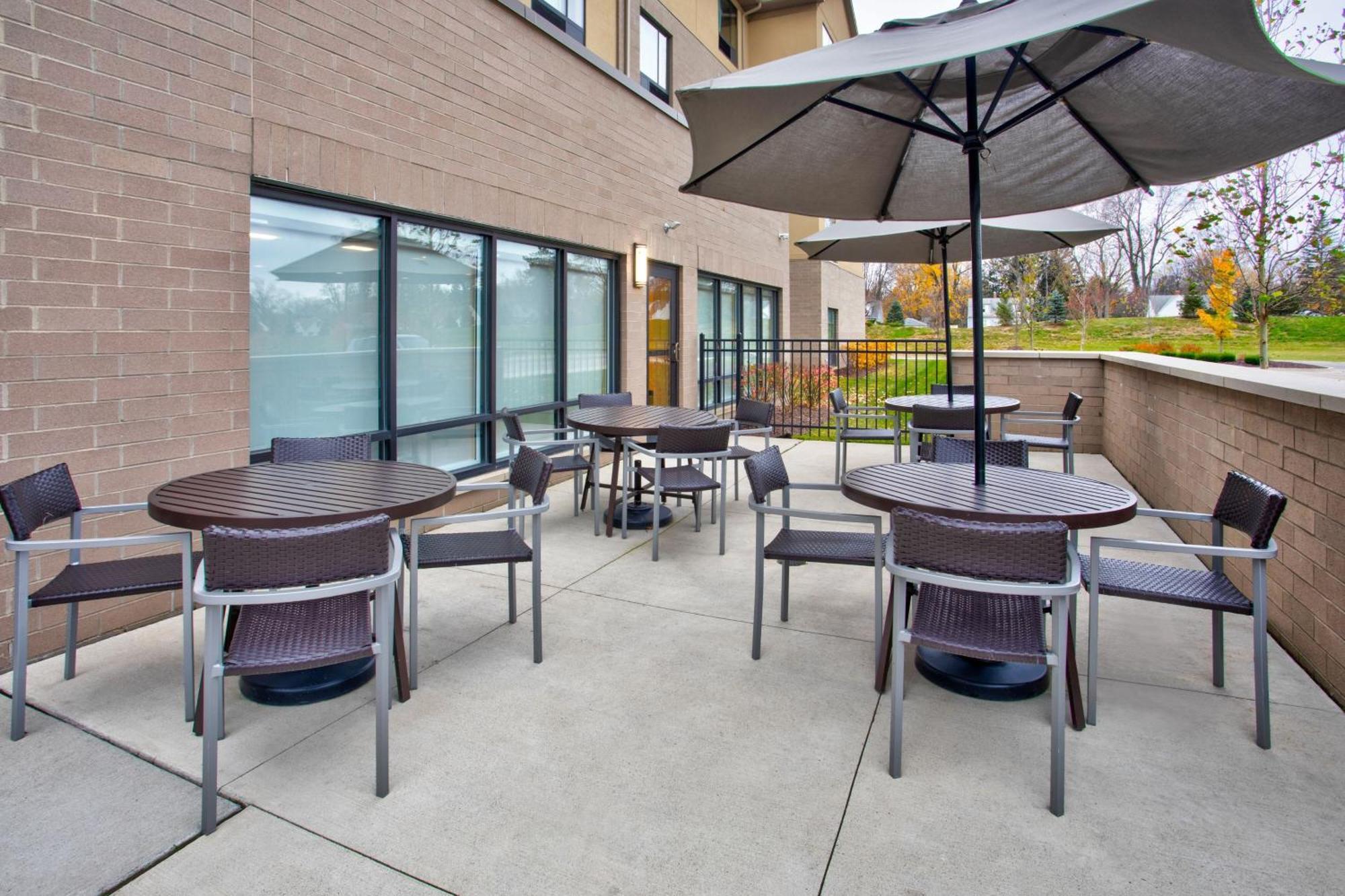 Towneplace Suites By Marriott Detroit Belleville Esterno foto